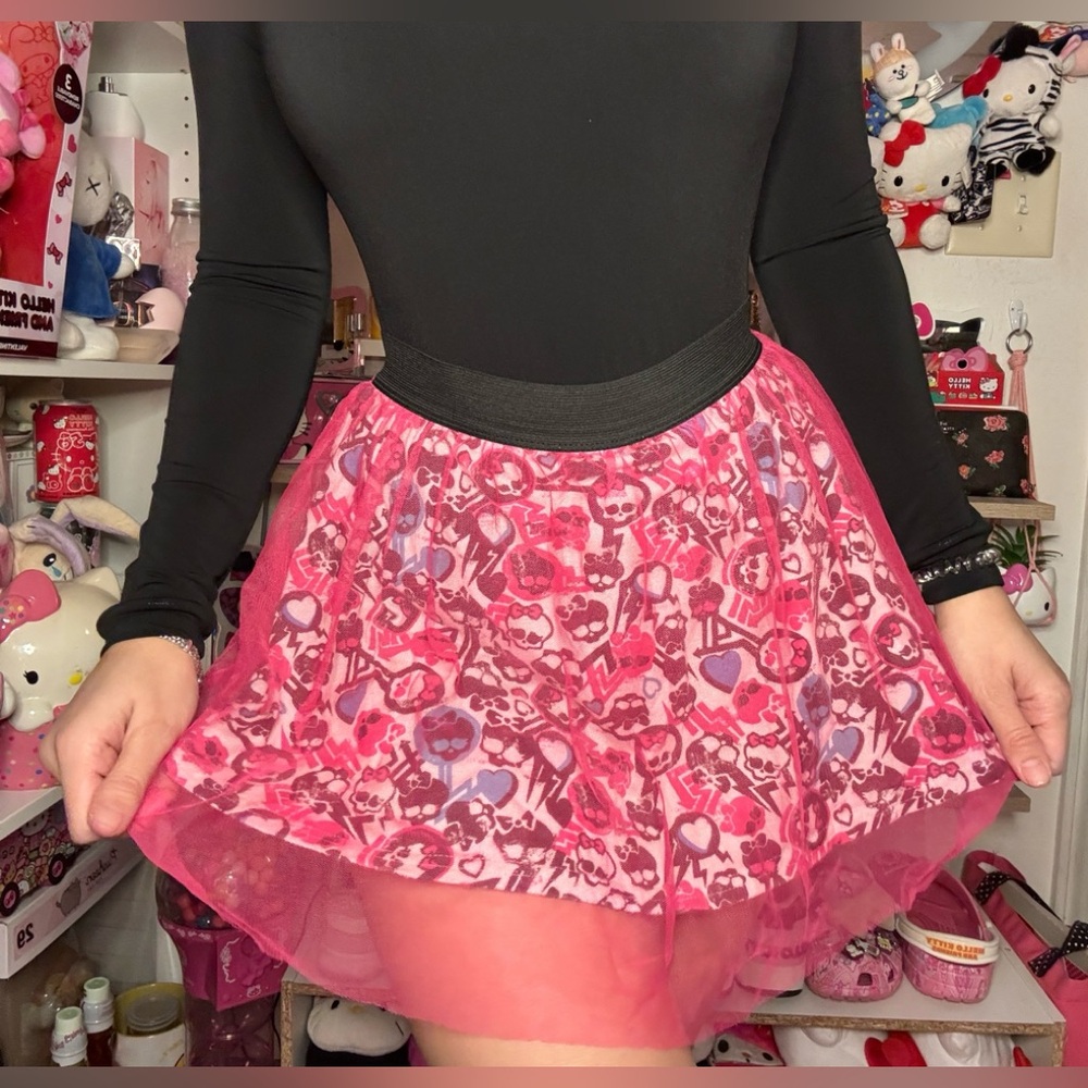 Monster High Y2K - Pink and purple mesh skirt with skulls & hearts